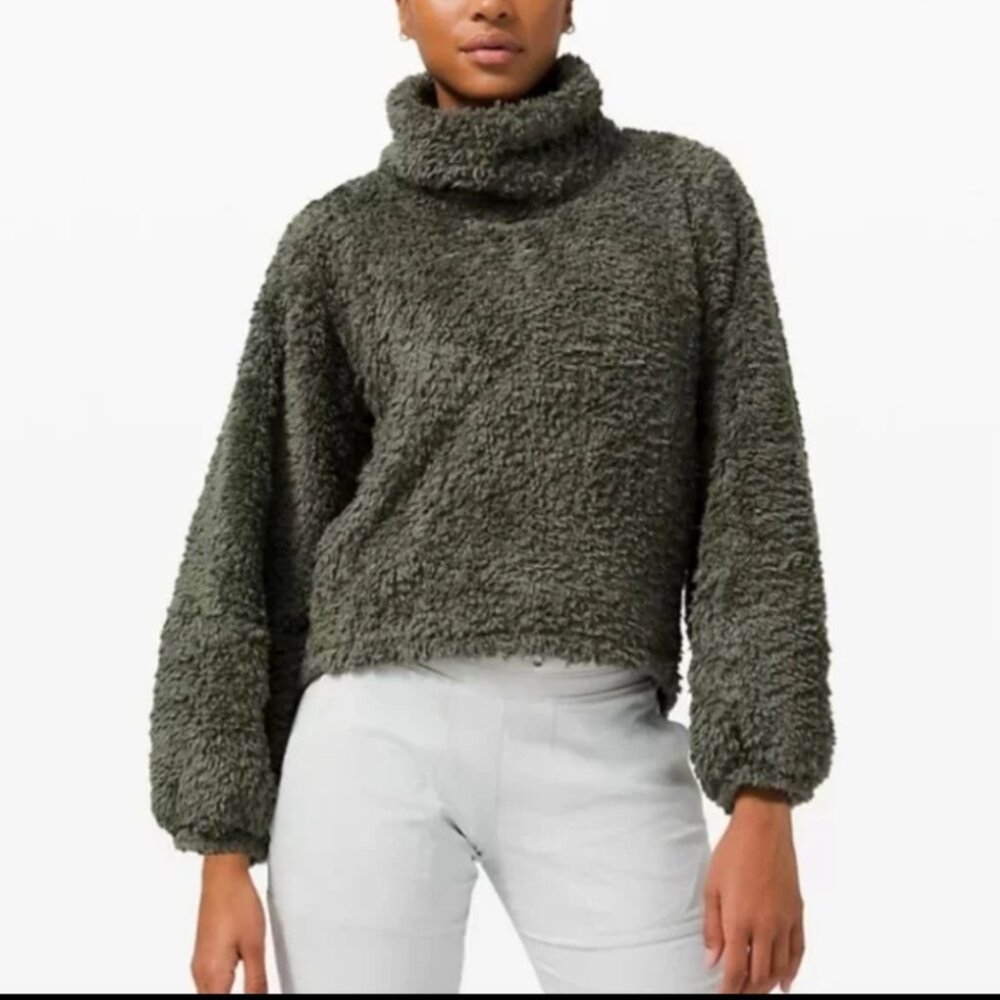 Lululemon size XS/S Olive Warmth Restore Sherpa Fleece Pullover